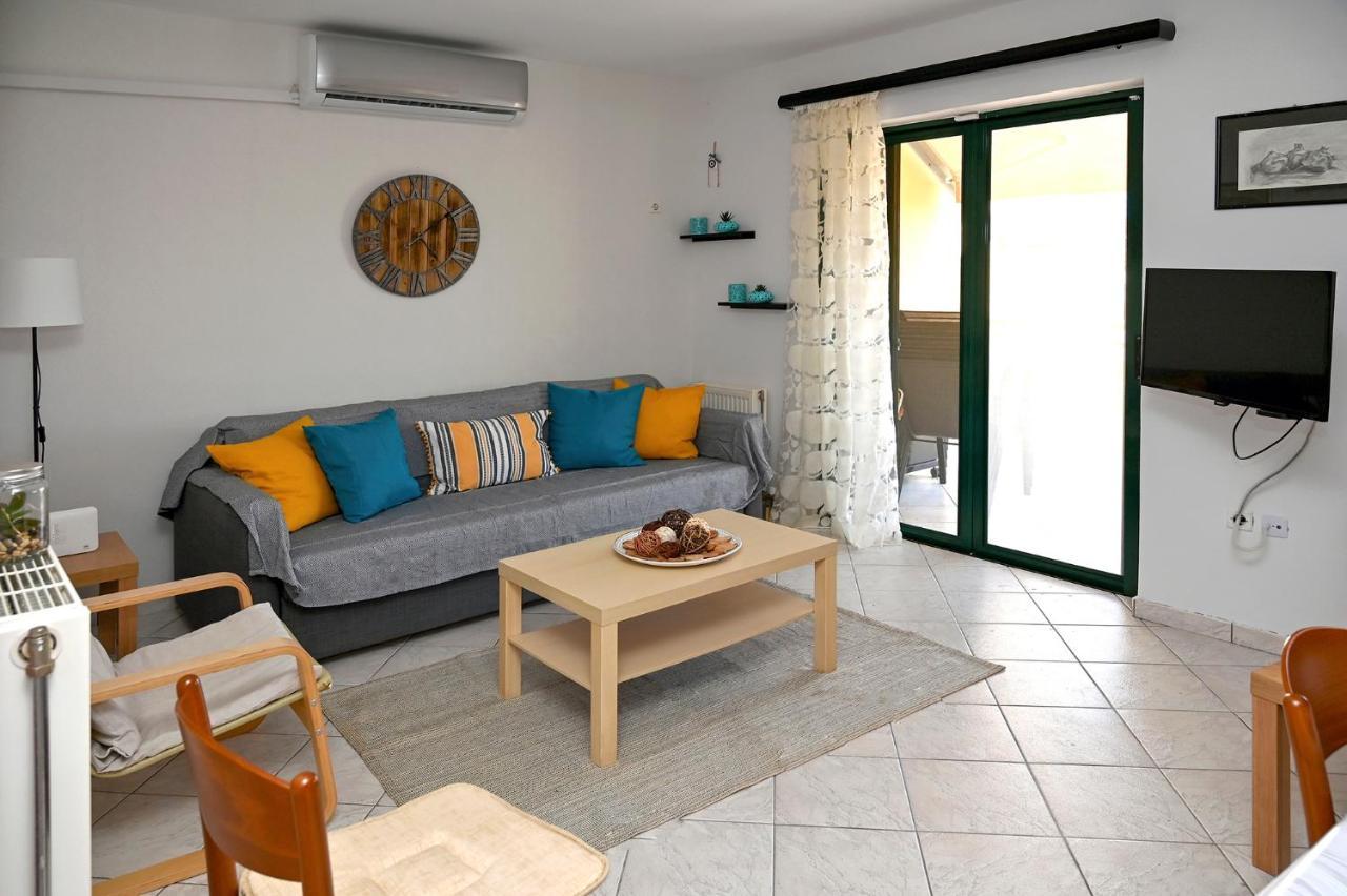 Melrose Maisonette By The Sea Anáviszosz Kültér fotó